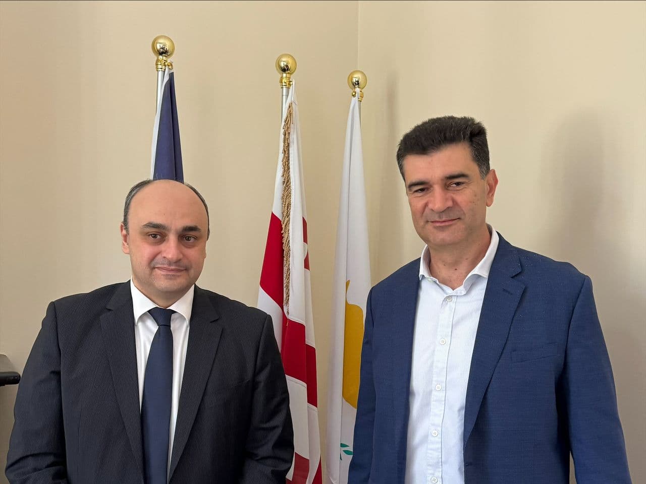 საქართველოს ელჩმა კონსტანტინე ქვაჩაკიძემ გაცნობითი შეხვედრა გამართა კვიპროსის რესპუბლიკაში საქართველოს საპატიო კონსულთან ლოიზოს მარკიდესთან